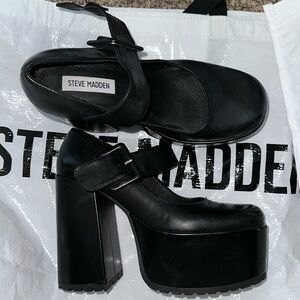 Steve Madden black Platforms